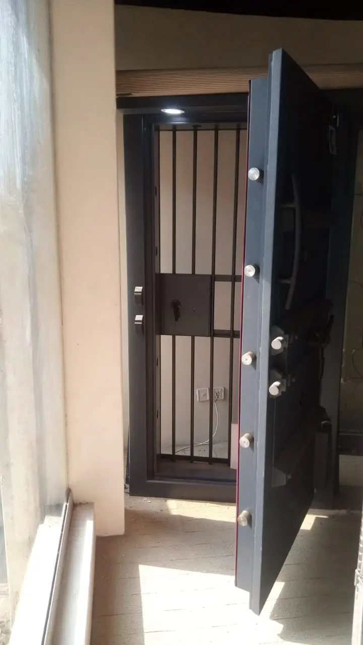 Heavy Duty Vault Door 03