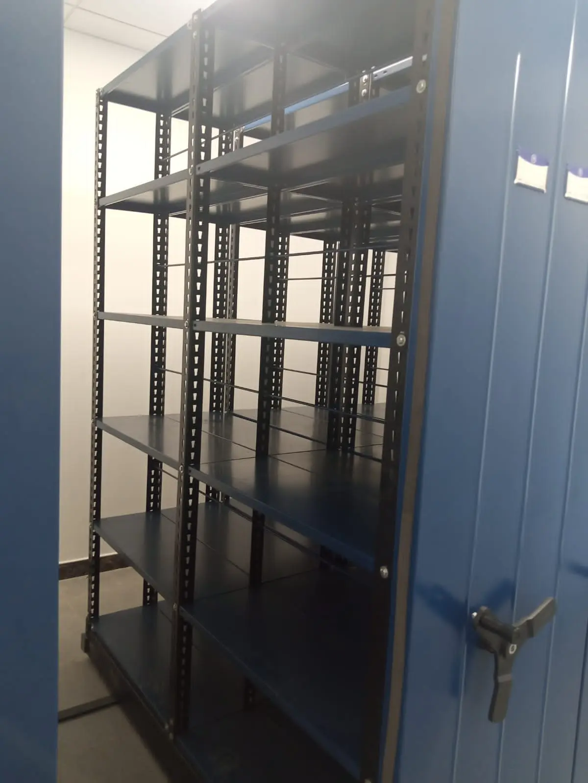 Mechanical Hand Crank Mobile Rack