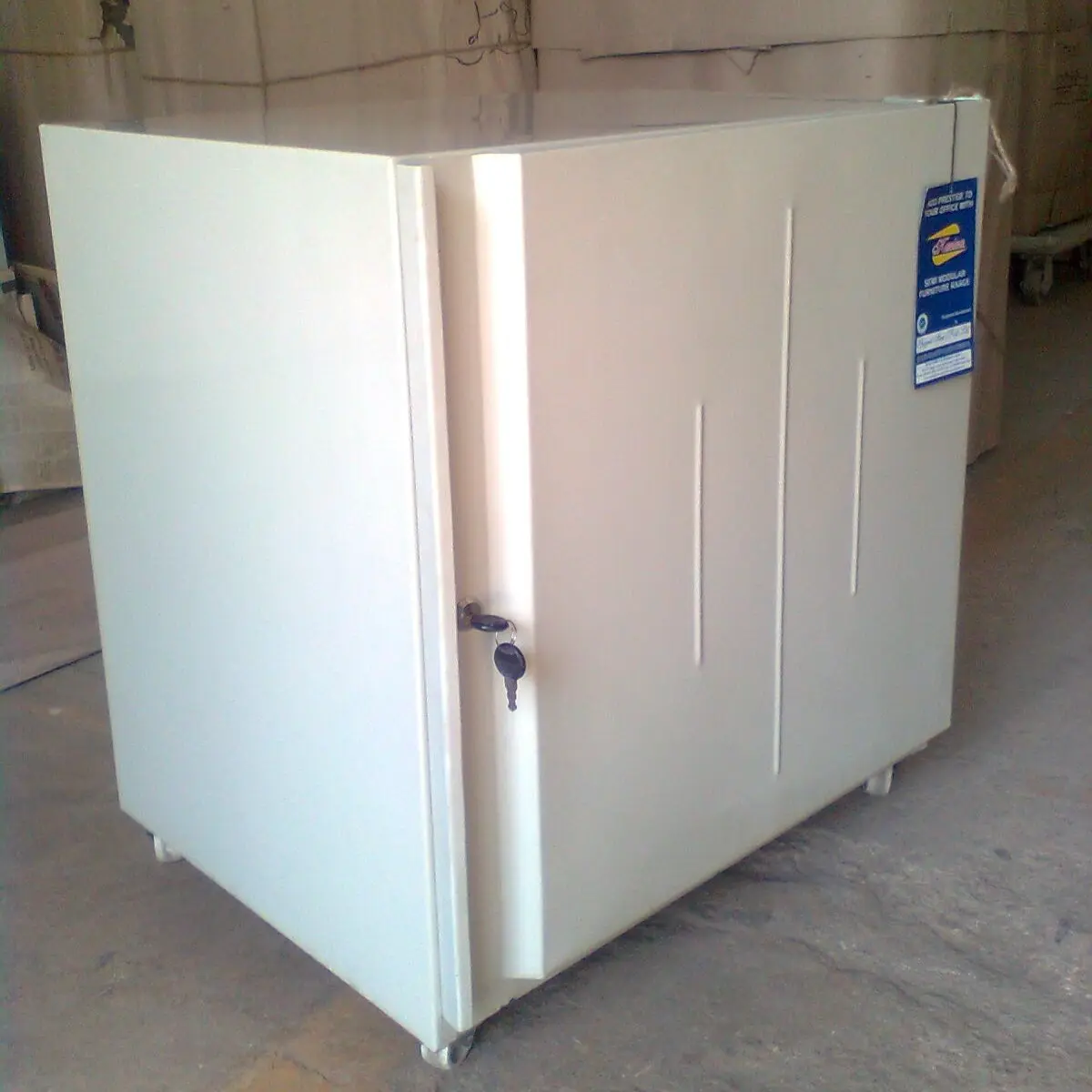 White Mobile Pedestal